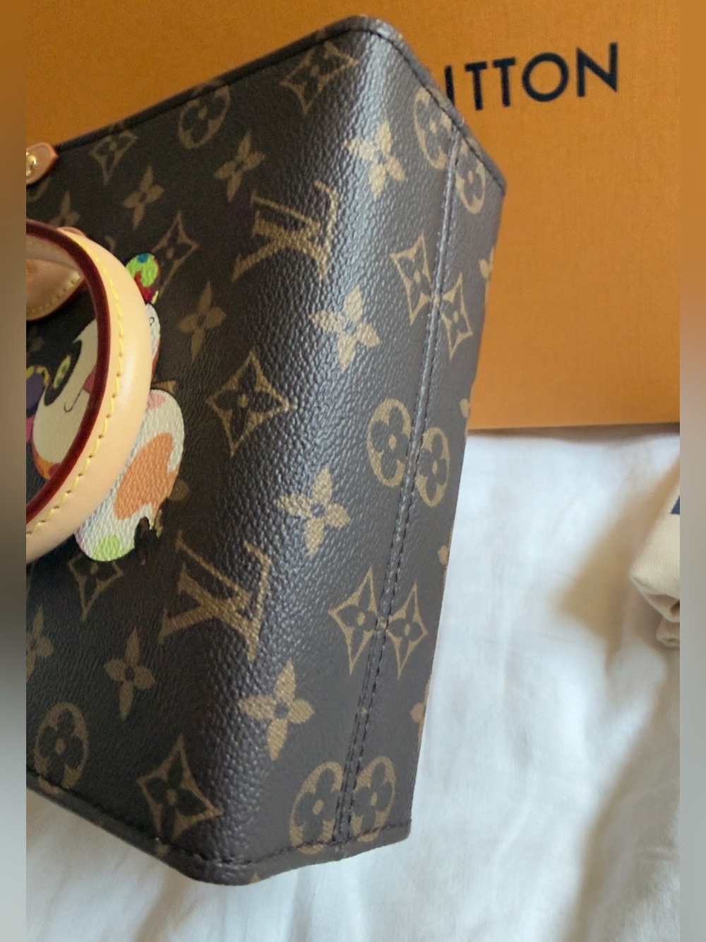 Louis Vuitton Takashi Murakami OnTheGo BB Panda Monogram Limited Edition M13668 - Picture 9 of 17